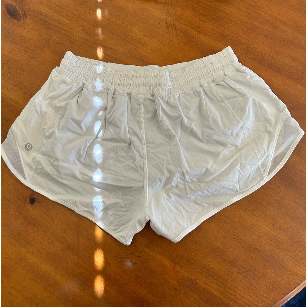 Hotty Hot Low-rise lined short 2.5”